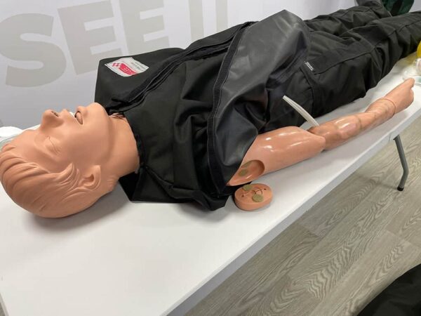Ruth Lee Full Body Airway Managenent redningsdukke - Bilde 11